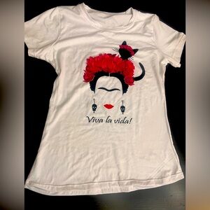 New Frida Kahlo shirt. Size Medium. Stretch